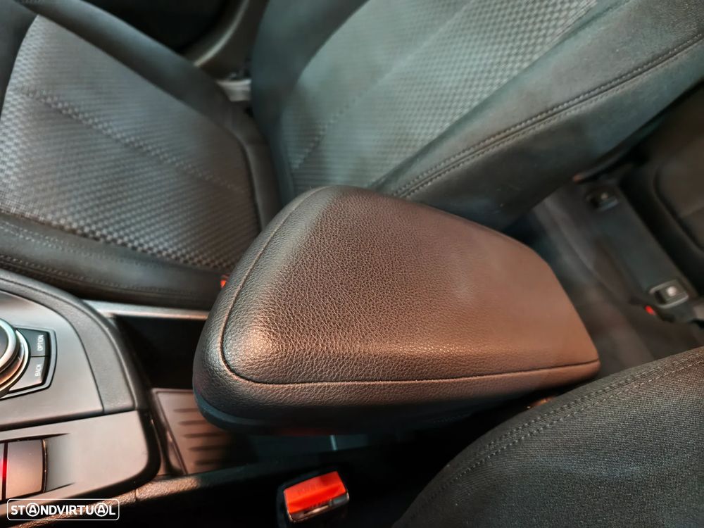 BMW X1 16 d sDrive Advantage - 32