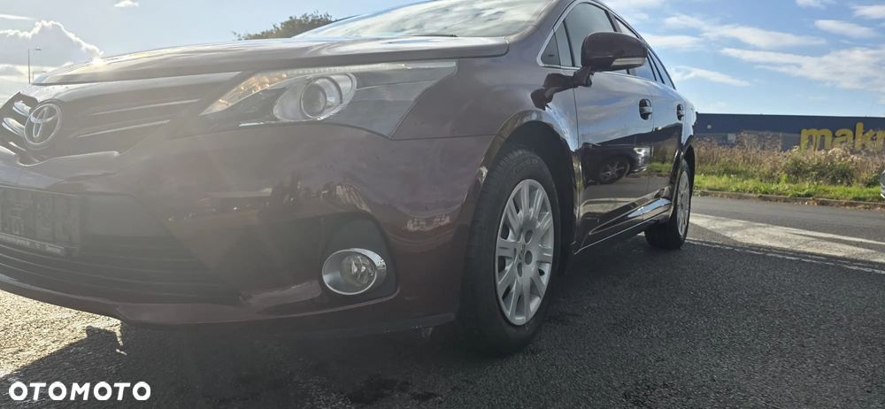 Toyota Avensis 1.8 Premium - 10