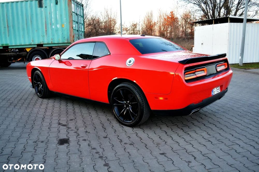 Dodge Challenger - 4