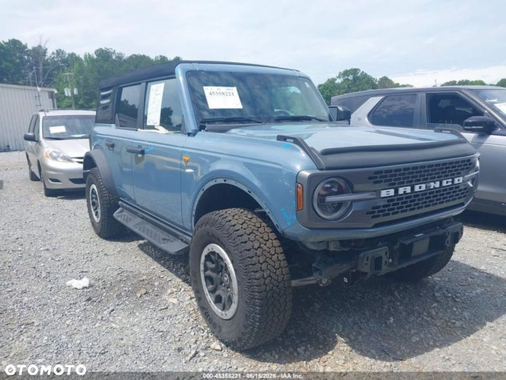 Ford Bronco - 7