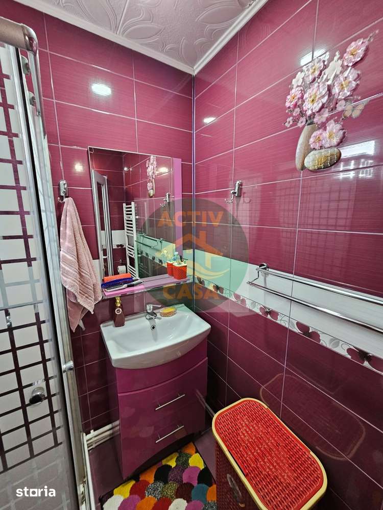 DEVÂNZARE Apartament cu 3camere decomandate - Imagine principală: 3/10