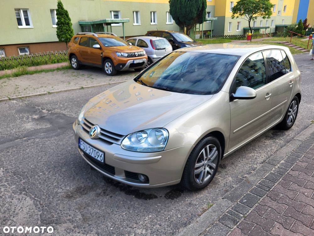 Volkswagen Golf - 1