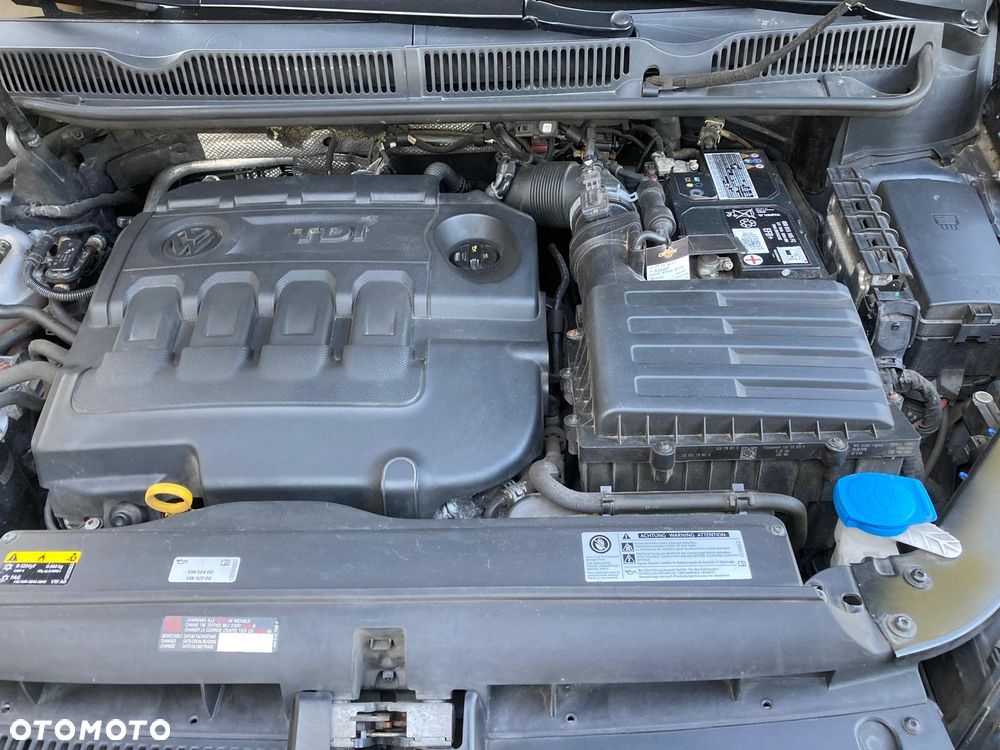Volkswagen Touran - 19