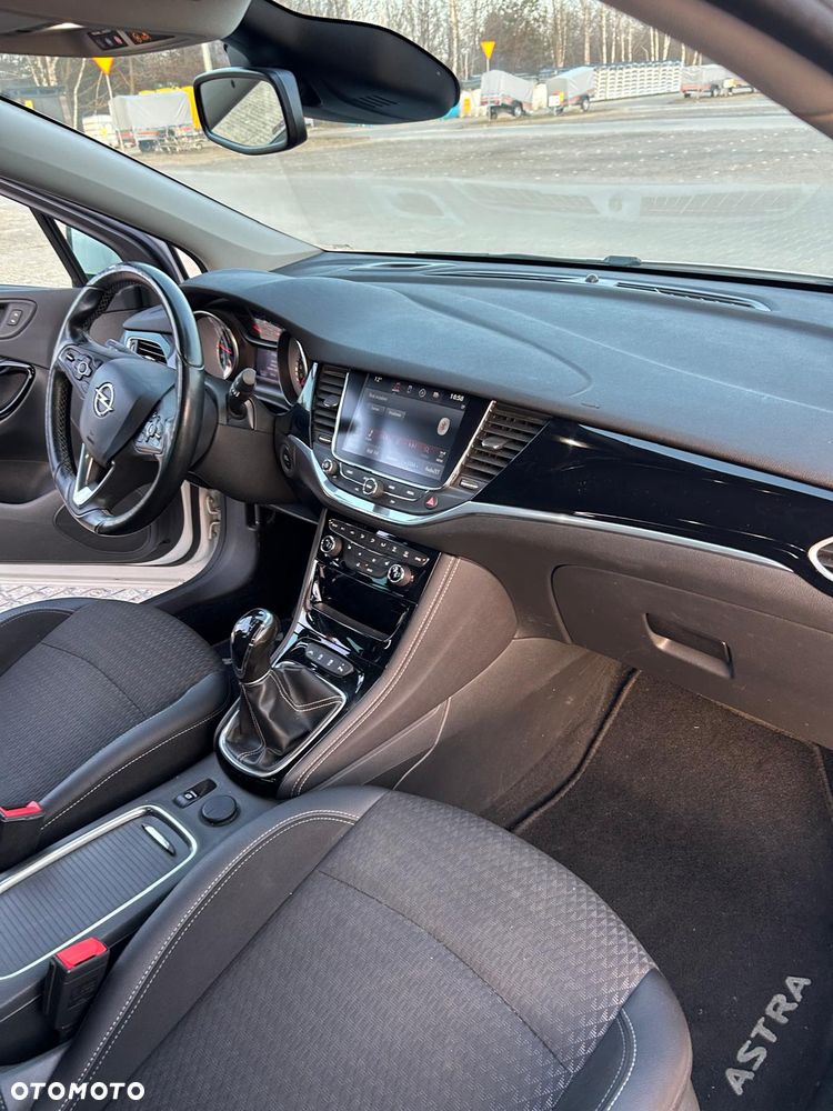 Opel Astra 1.6 CDTI Cosmo - 24