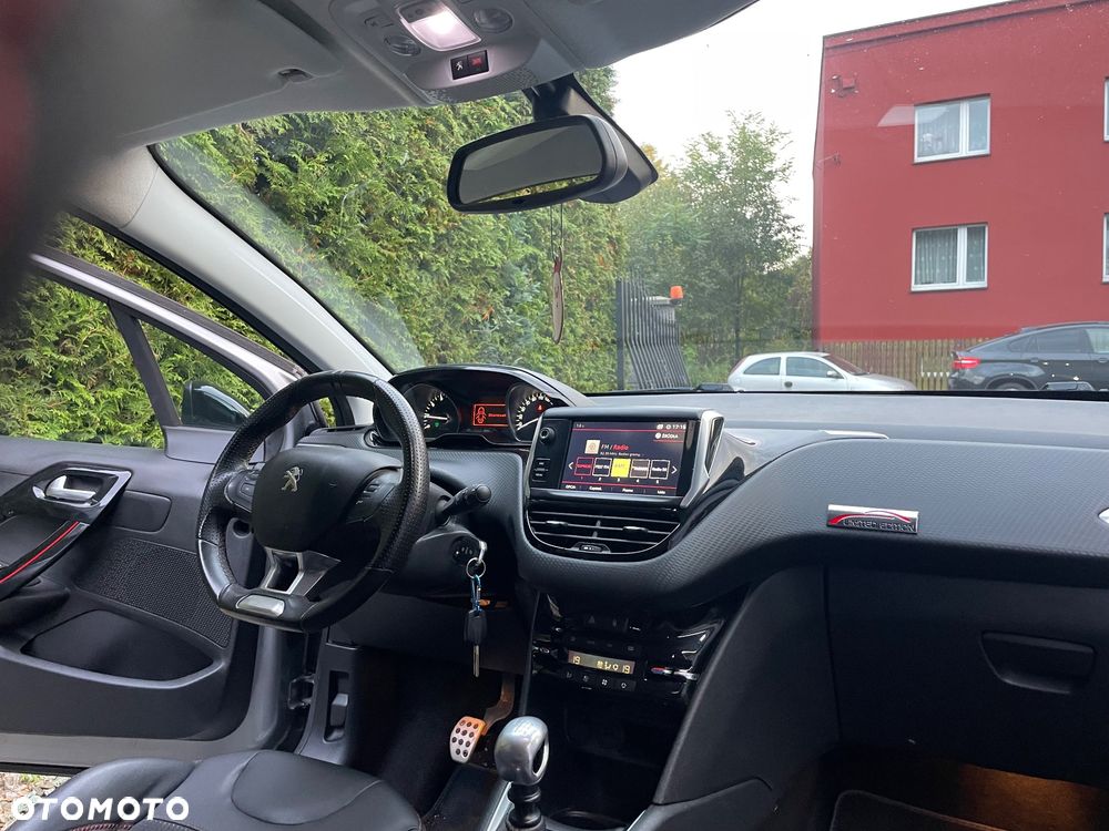 Peugeot 208 - 24