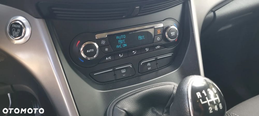 Ford Kuga - 32