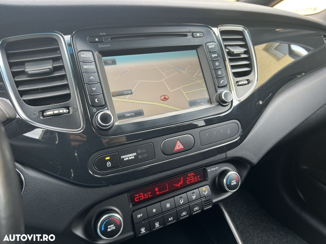 Kia Carens - 18