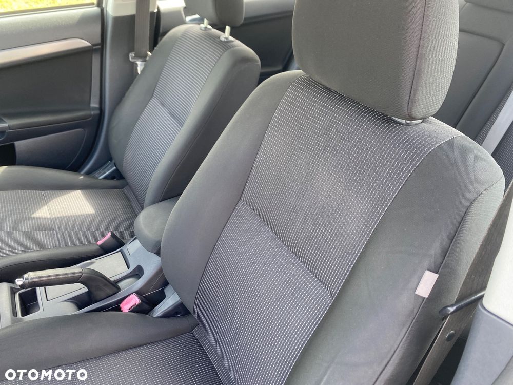 Mitsubishi Lancer 1.5 Inform - 34