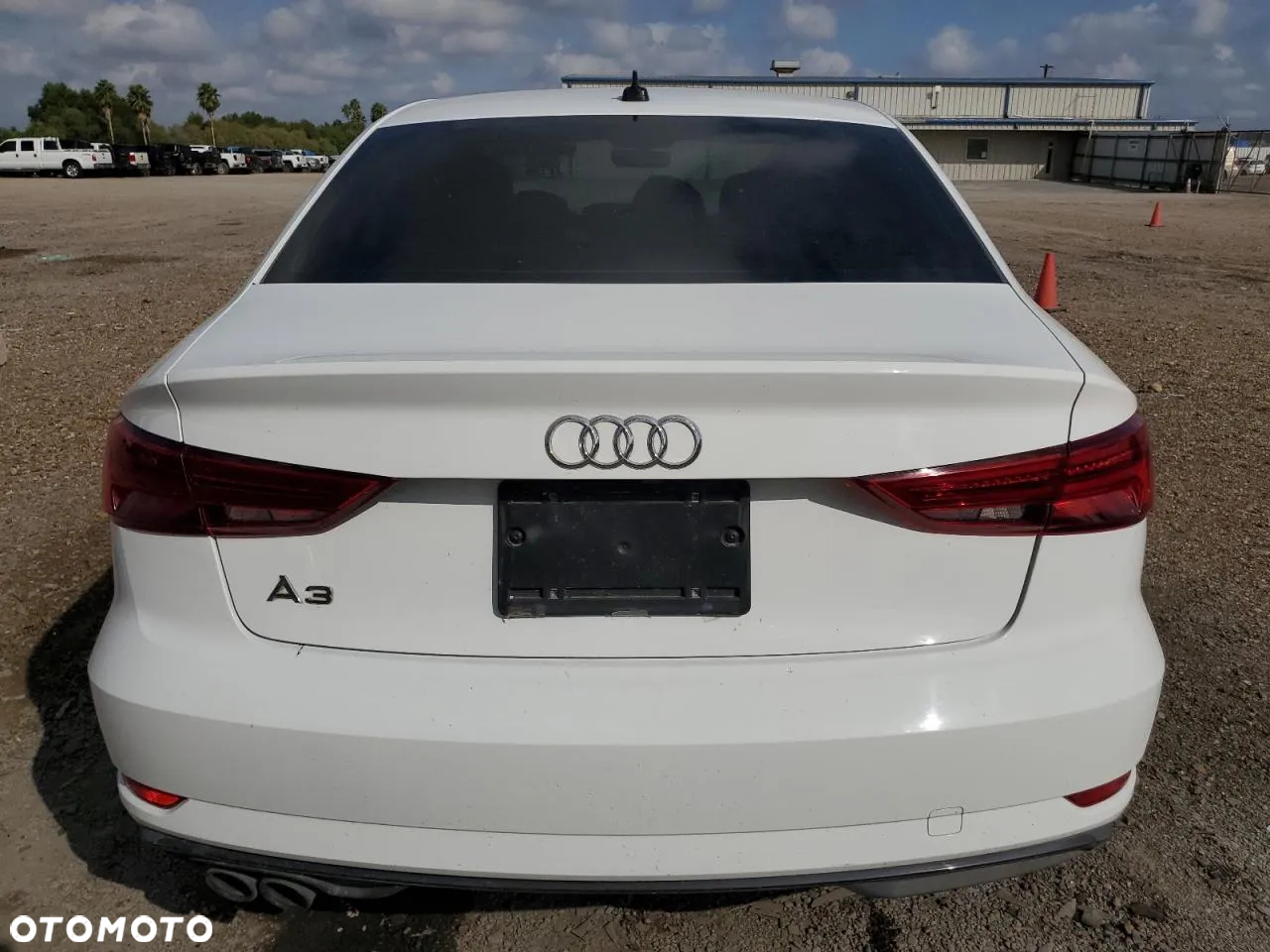 Audi A3 1.8 TFSI Ambiente S tronic - 4