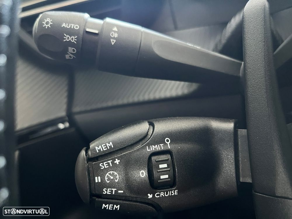 Peugeot e-2008 50 kWh Allure Pack - 35