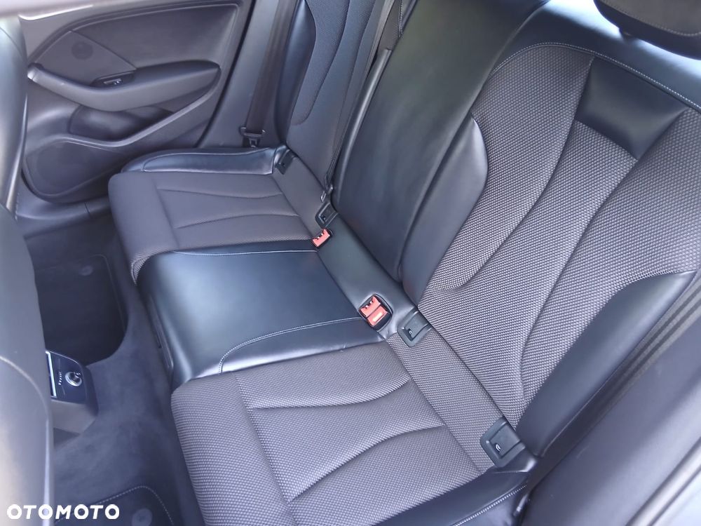 Audi A3 Sportback 1.6 TDI S tronic sport - 37