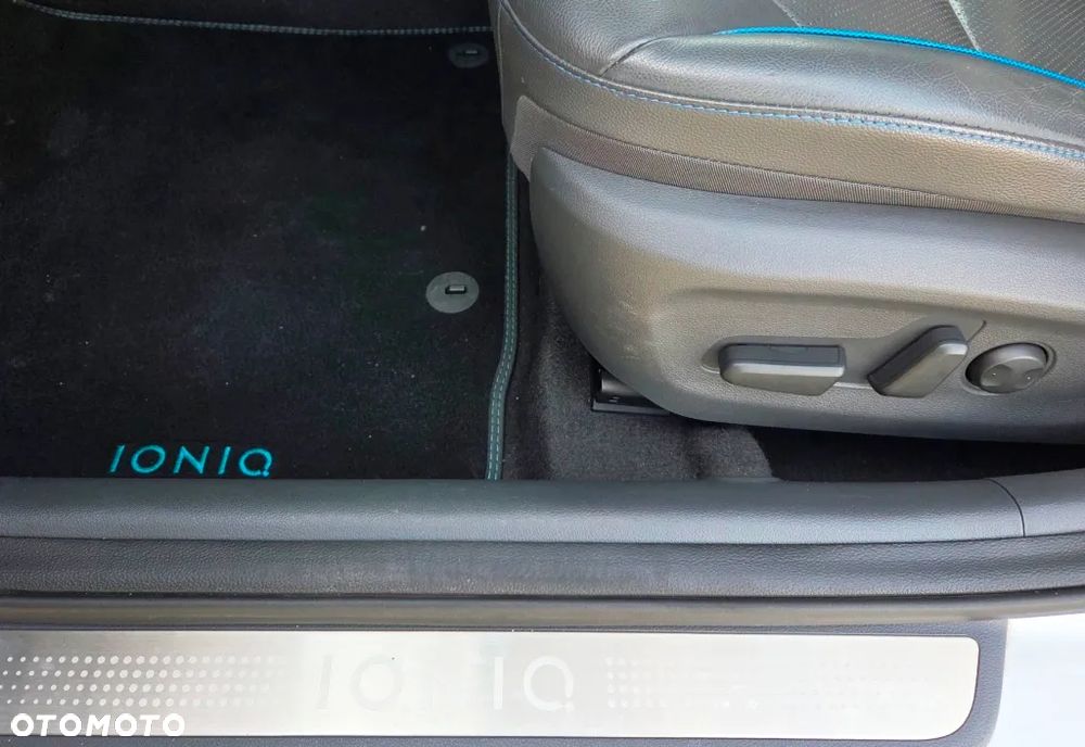 Hyundai IONIQ Hybrid Premium - 24