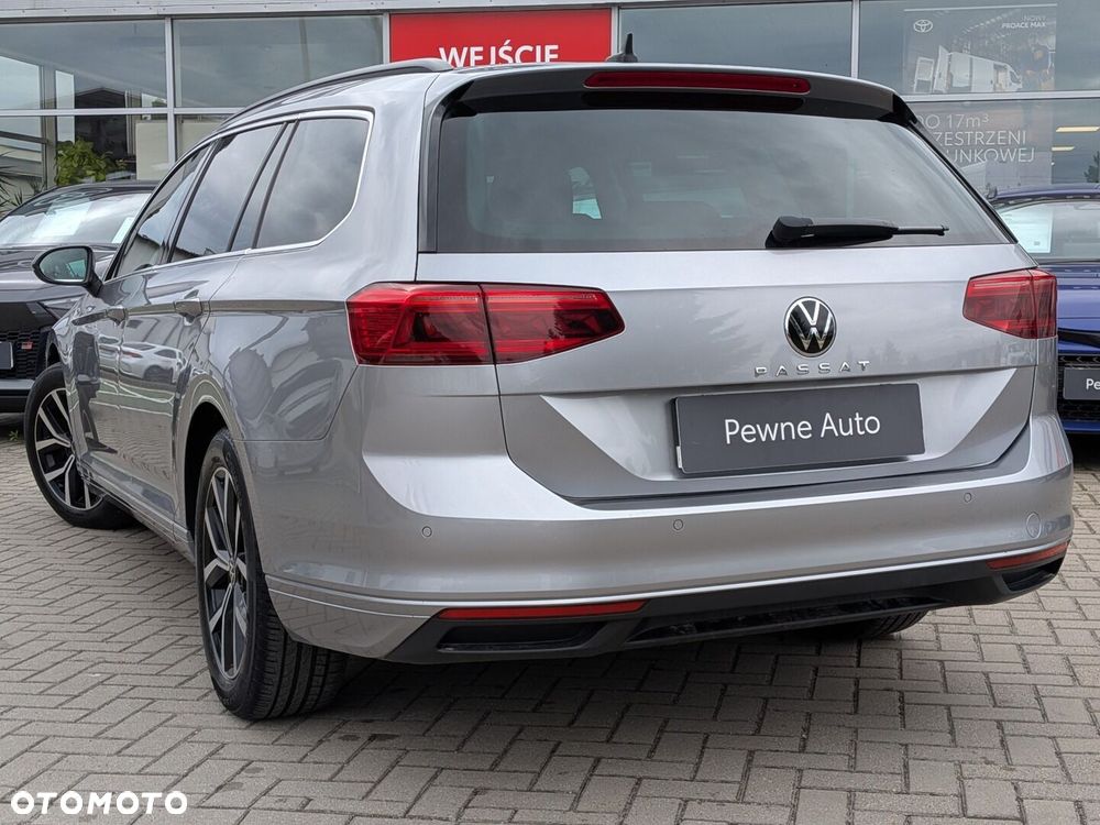 Volkswagen Passat - 13
