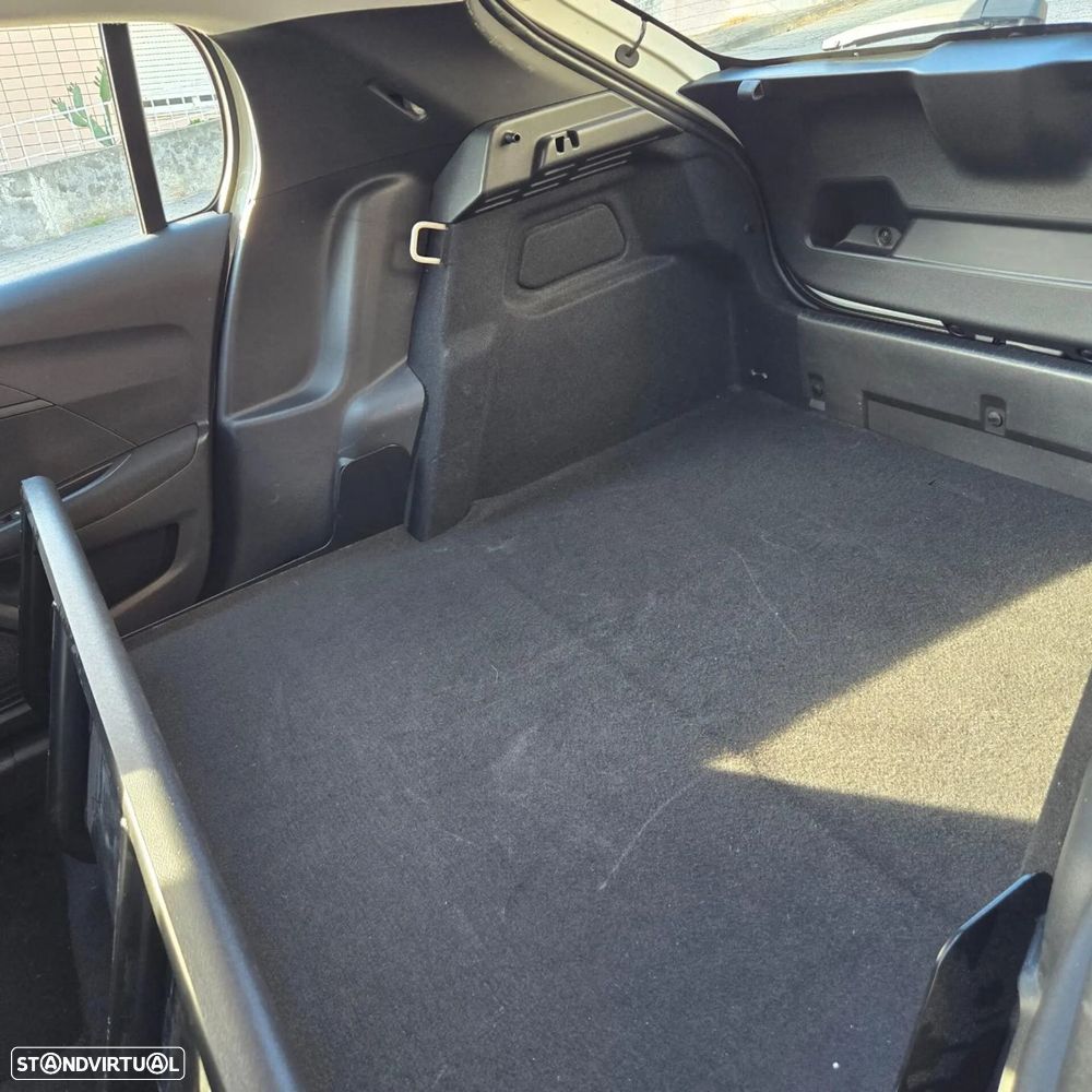 Peugeot e-208 50 kWh Allure - 18