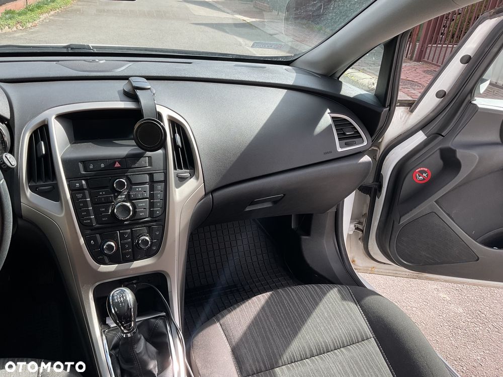 Opel Astra 1.6 - 9