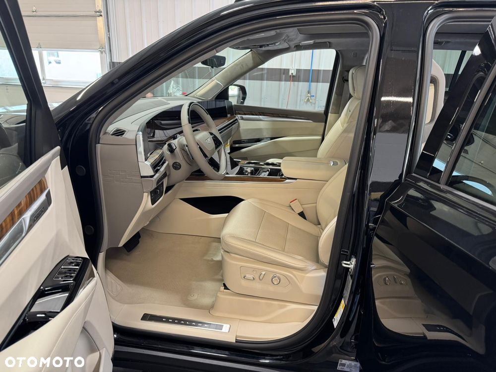 Cadillac Escalade - 20