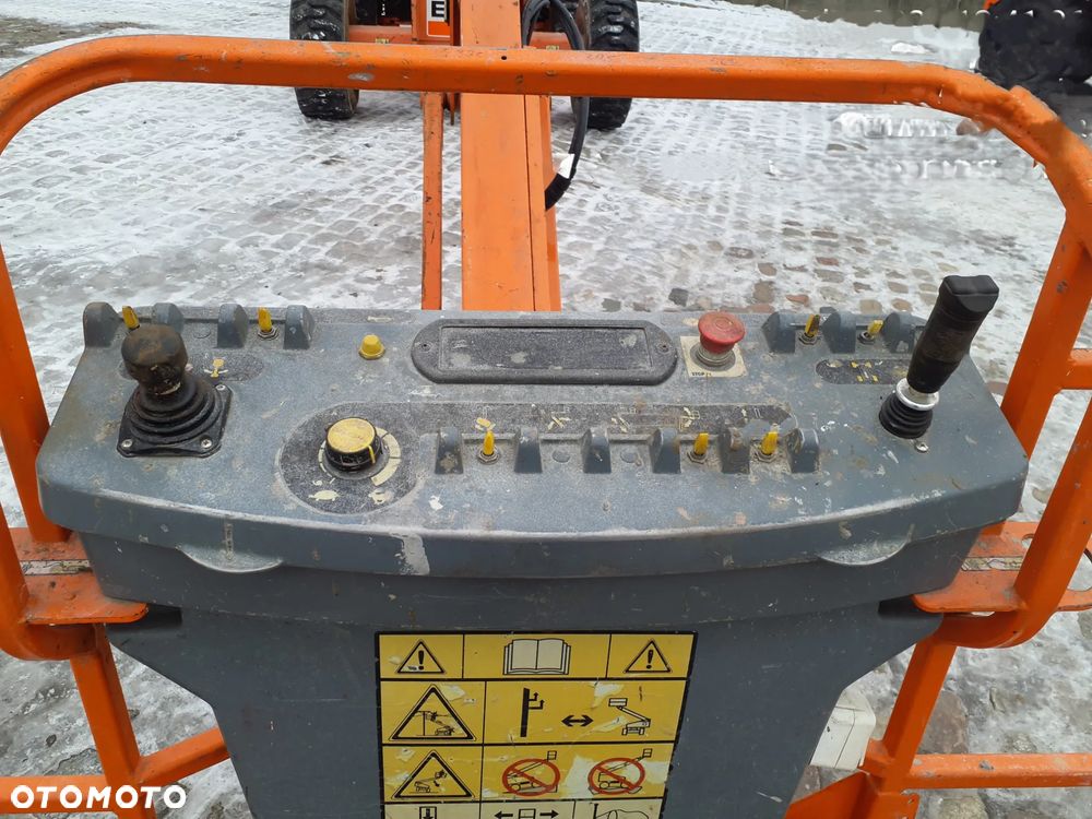 JLG 660SJ - 11