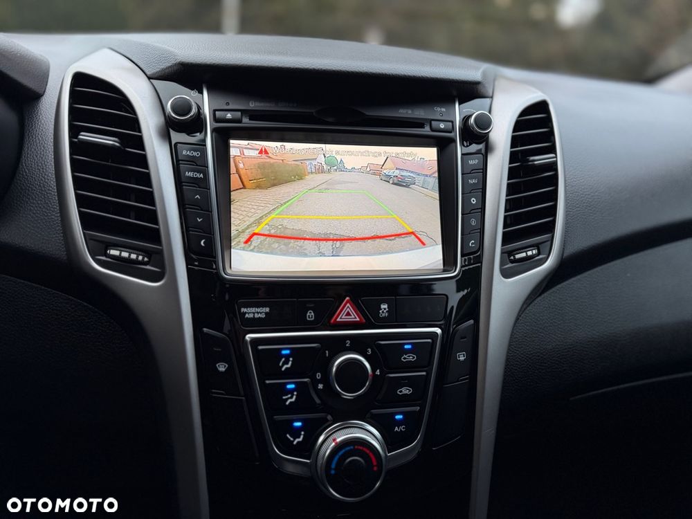 Hyundai i30 1.4 Comfort EU5 - 24