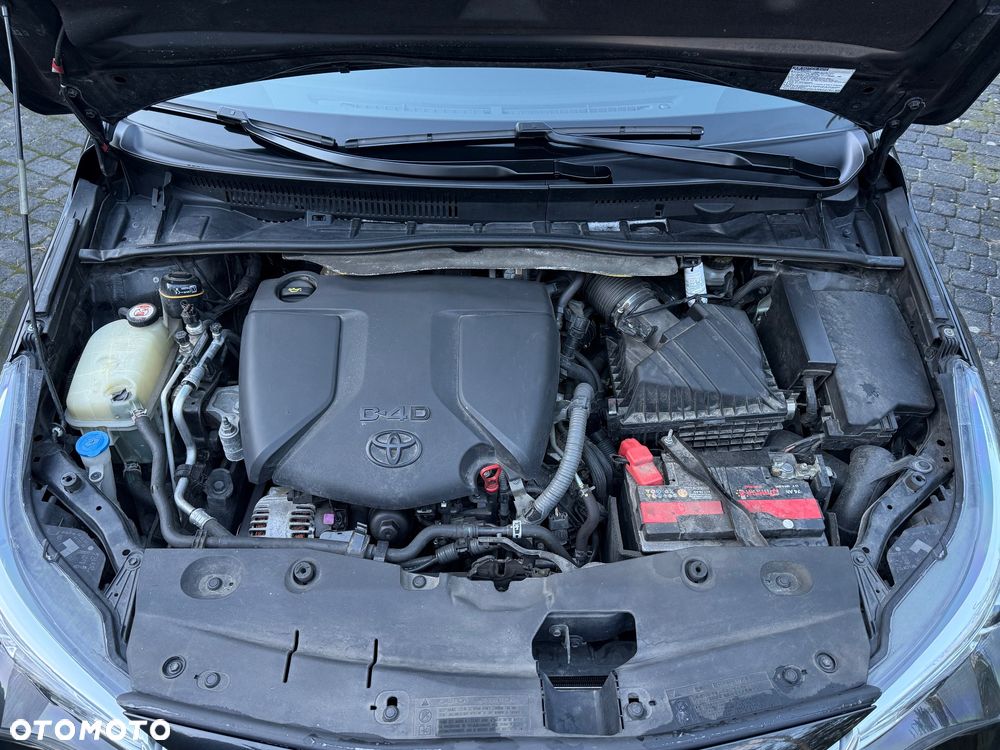 Toyota Avensis 2.0 D-4D Premium - 2