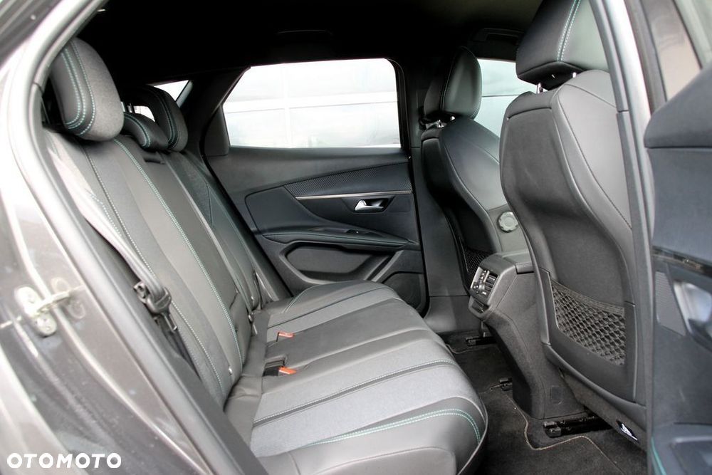 Peugeot 3008 1.2 PureTech Allure Pack S&S EAT8 - 24