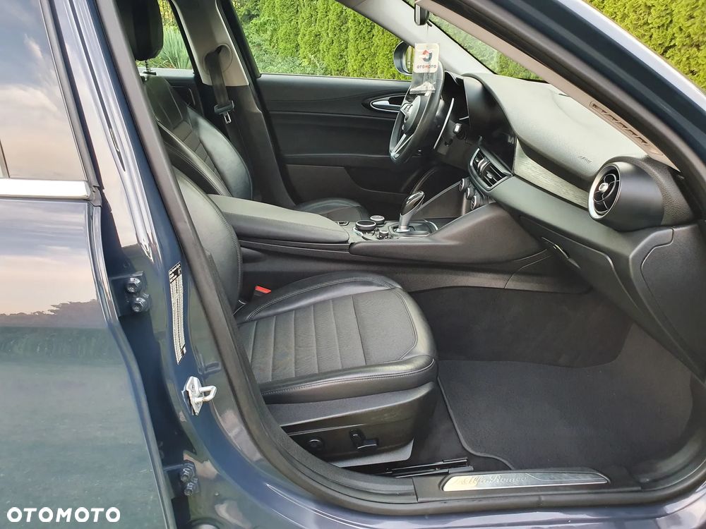Alfa Romeo Giulia 2.2 Diesel AT8 Executive - 16