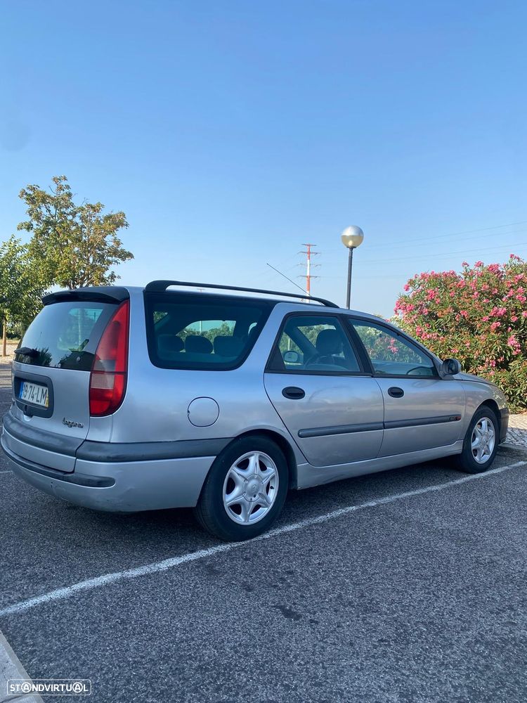 Renault Laguna Break 1.9 dTi RT - 1