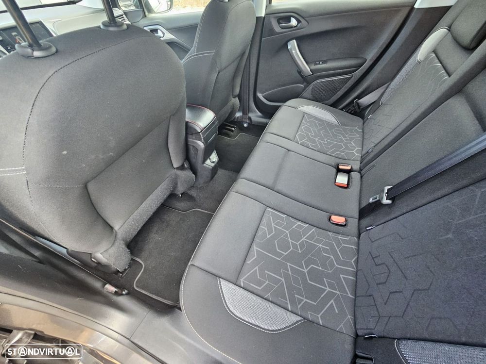 Peugeot 2008 1.2 PureTech Active - 22