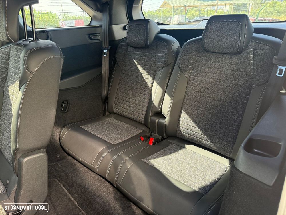 Peugeot 5008 1.2 Hybrid Allure e-DCS6 - 14