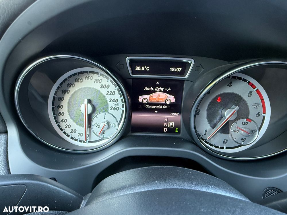Mercedes-Benz CLA 220 CDI 7G-DCT AMG Line - 29