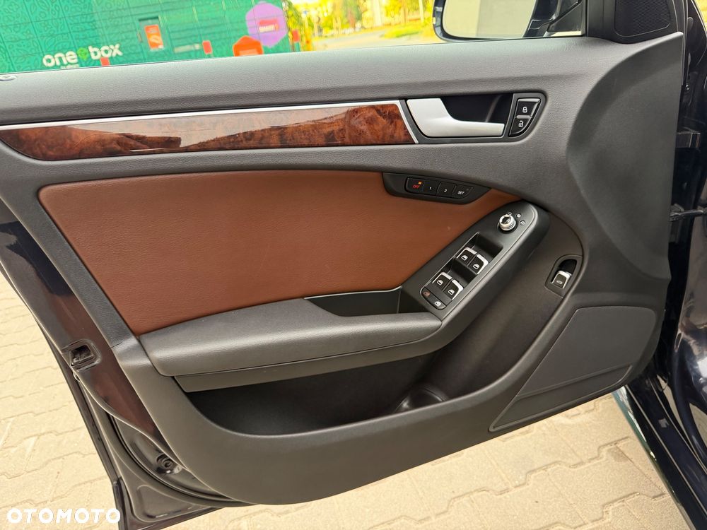 Audi A4 Limousine - 16
