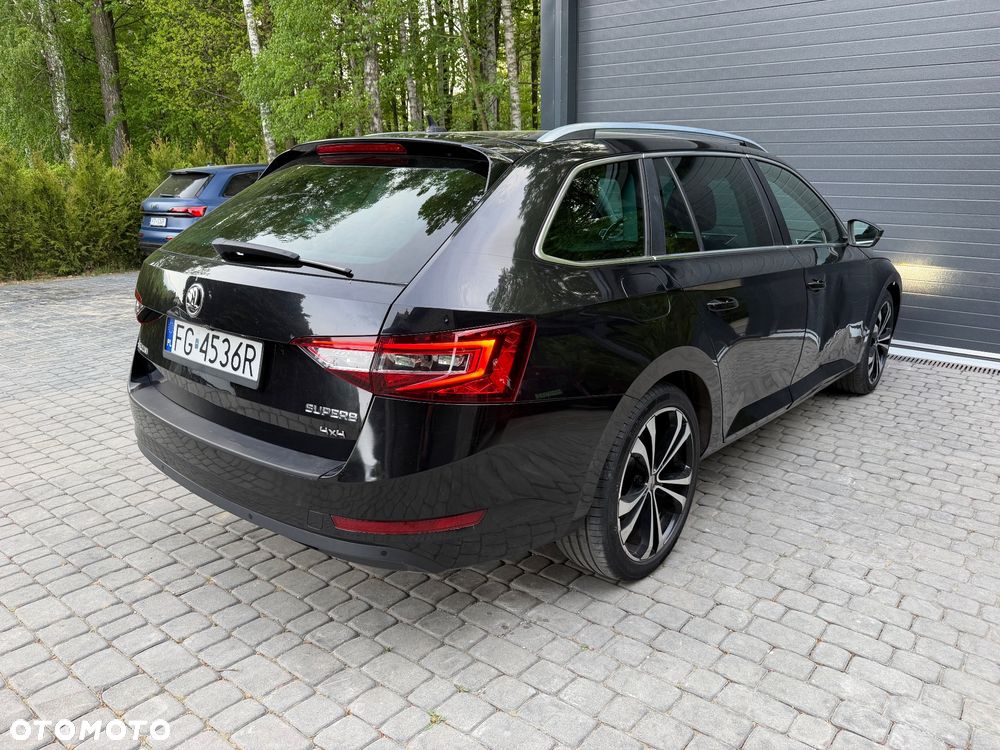 Skoda Superb 2.0 TDI 4x4 DSG Premium Edition - 2