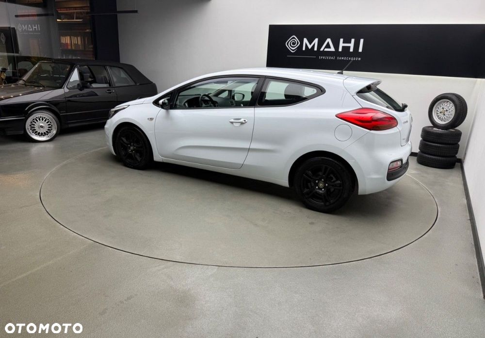Kia Ceed - 8