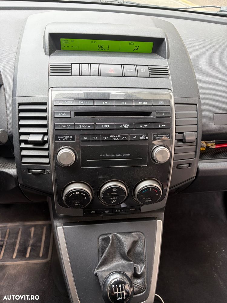 Mazda 5 - 11
