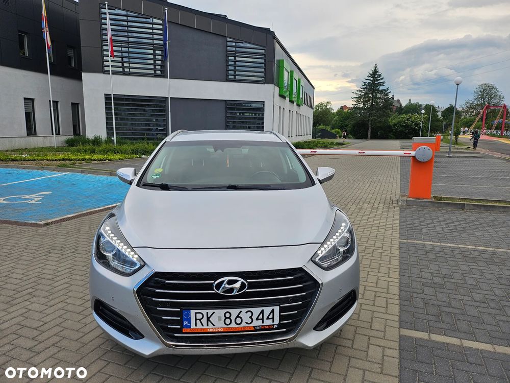 Hyundai i40 Kombi blue 1.7 CRDi Family+ - 35