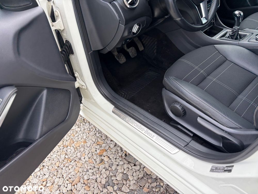 Mercedes-Benz Klasa A 180 BlueEfficiency Edition - 35
