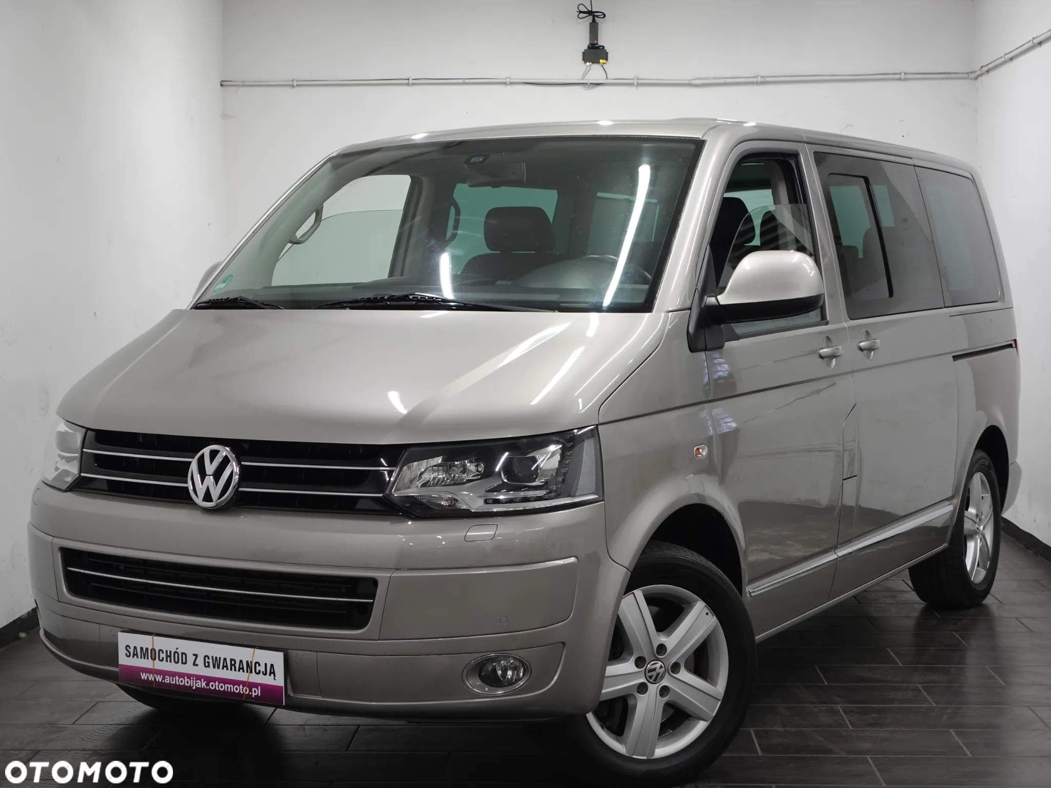 Volkswagen Multivan - 16