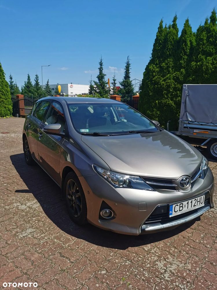 Toyota Auris 1.6 Premium + - 9