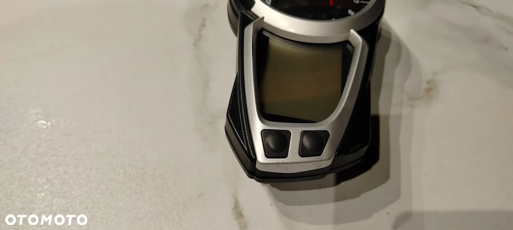 TRIUMPH STREET TRIPLE 675 LICZNIK ZEGARY - 11