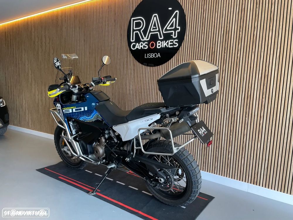 Husqvarna Norden 901 Expedition - 13