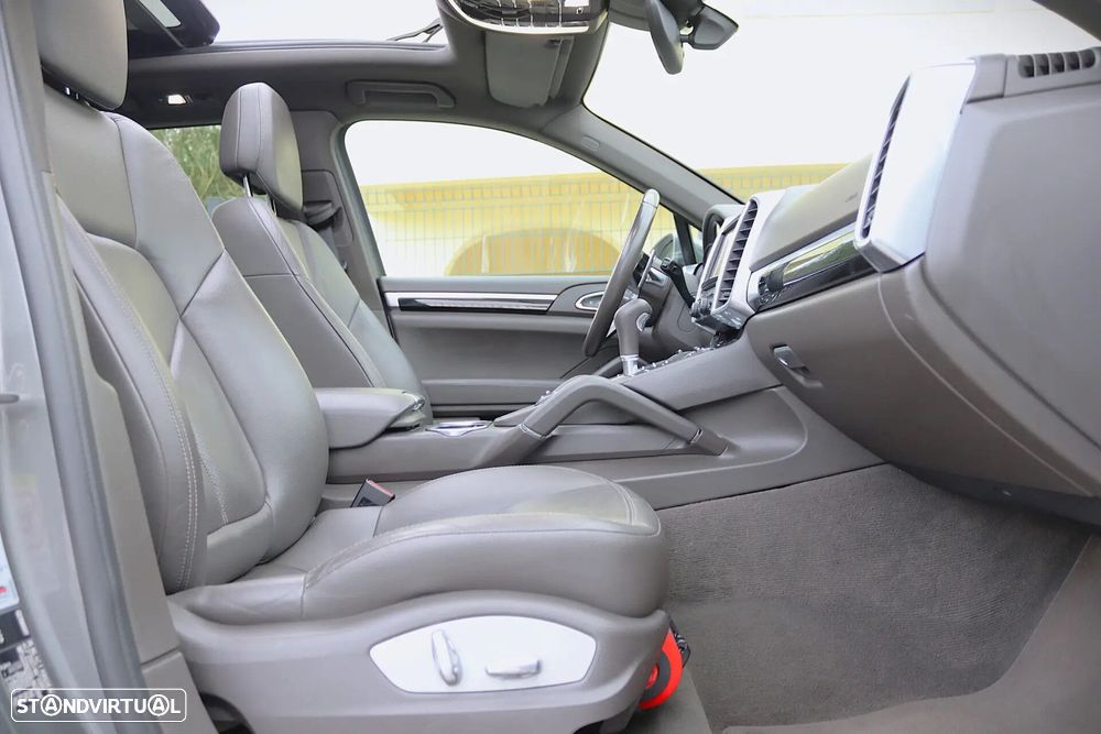 Porsche Cayenne S E-Hybrid - 37