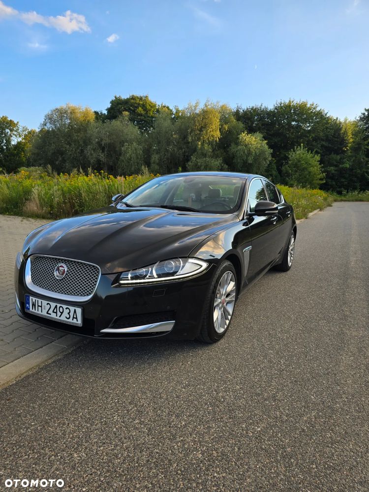 Jaguar XF 2.0 T Luxury - 15