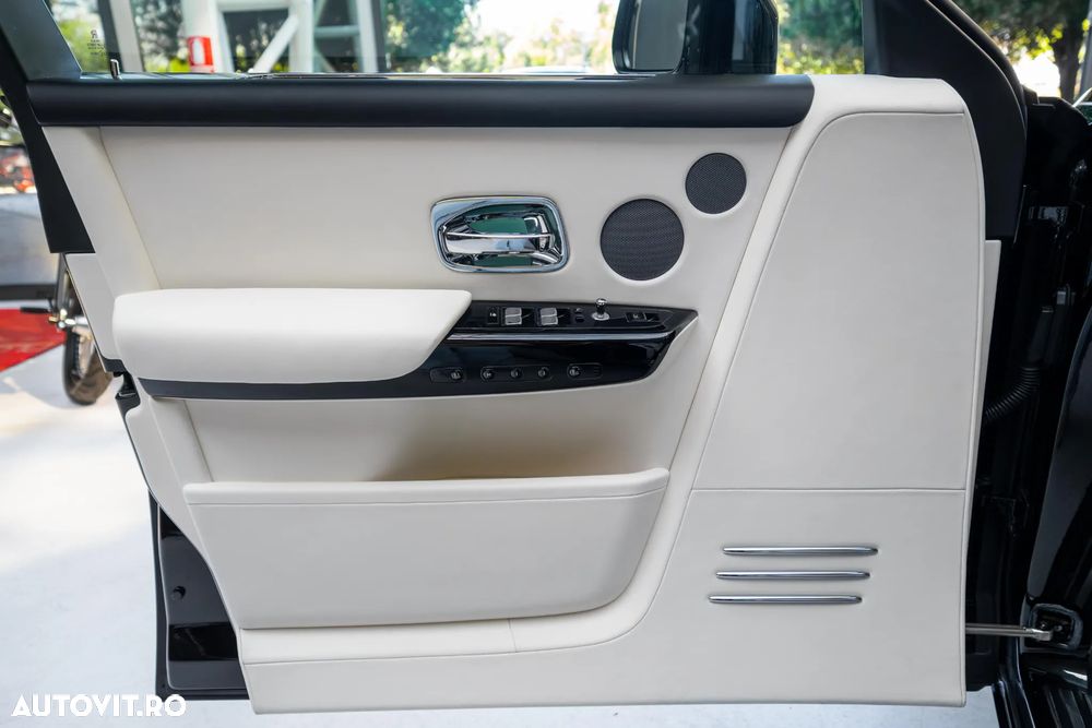 Rolls-Royce Phantom - 11
