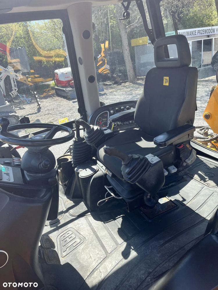 JCB 4CX - 8