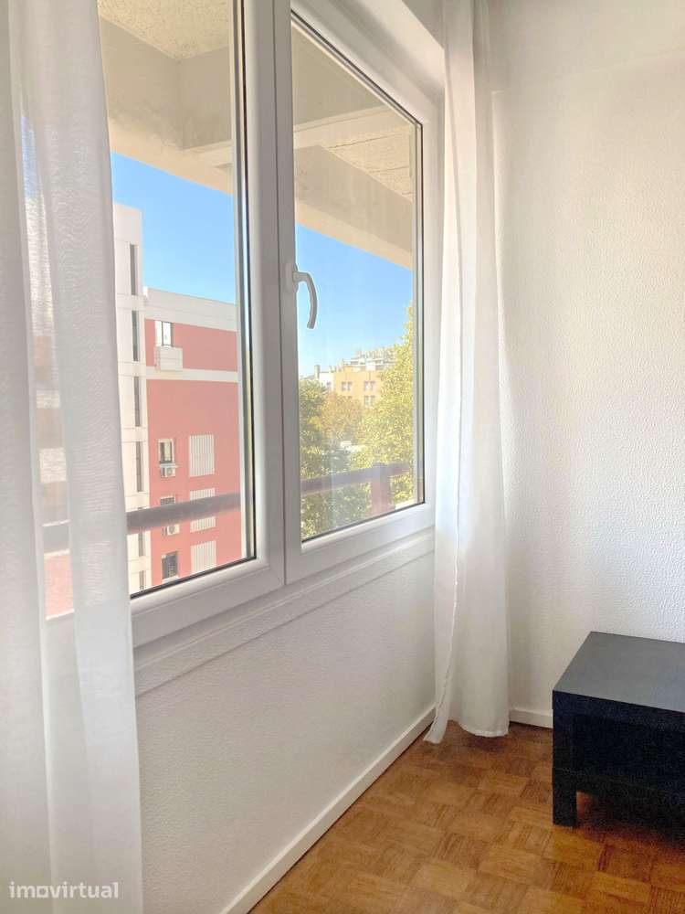 Duplex T2/T3, com 103 m², no centro de Telheiras - Grande imagem: 2/23