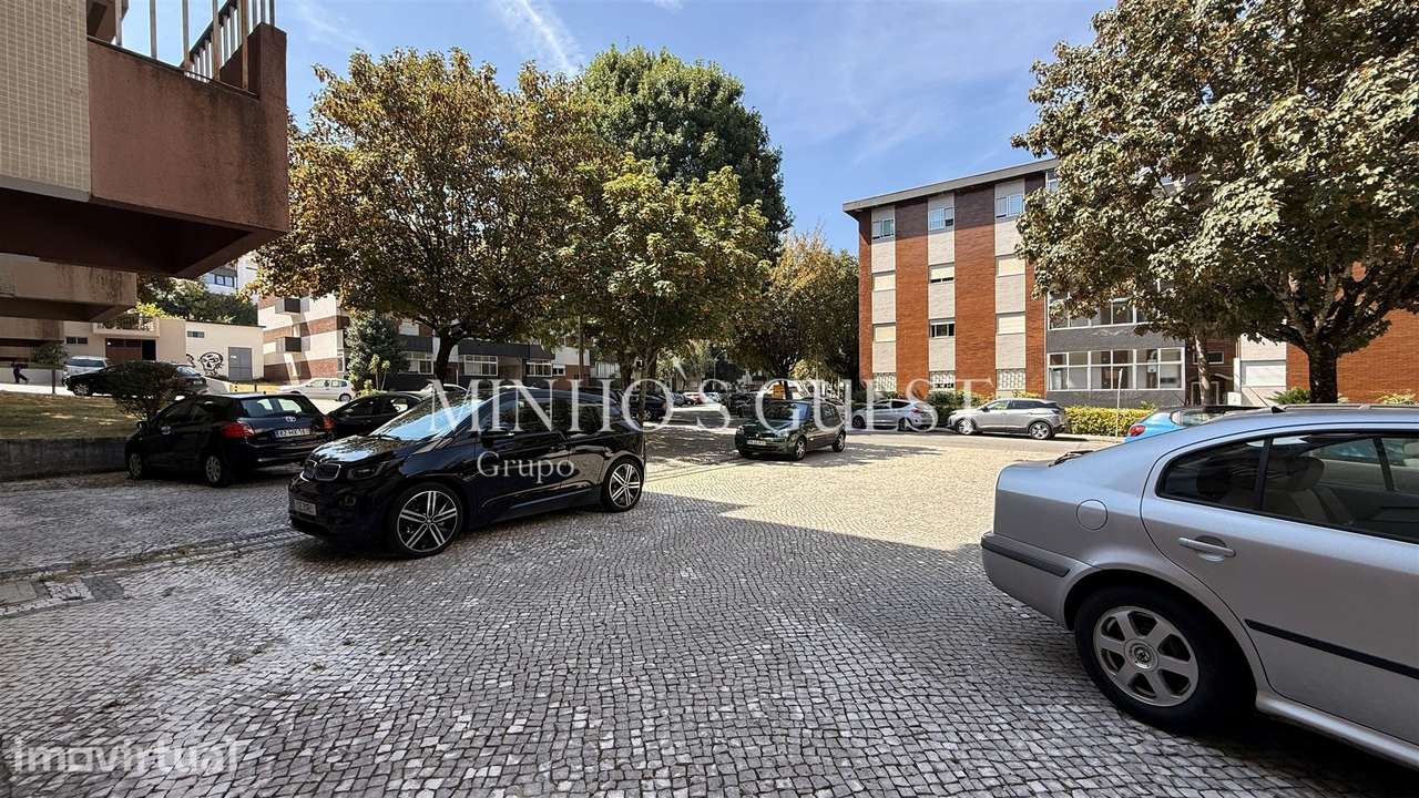Apartamento T3 Mobilado e Equipado c/ lugar garagem – Braga Centro - Grande imagem: 2/29