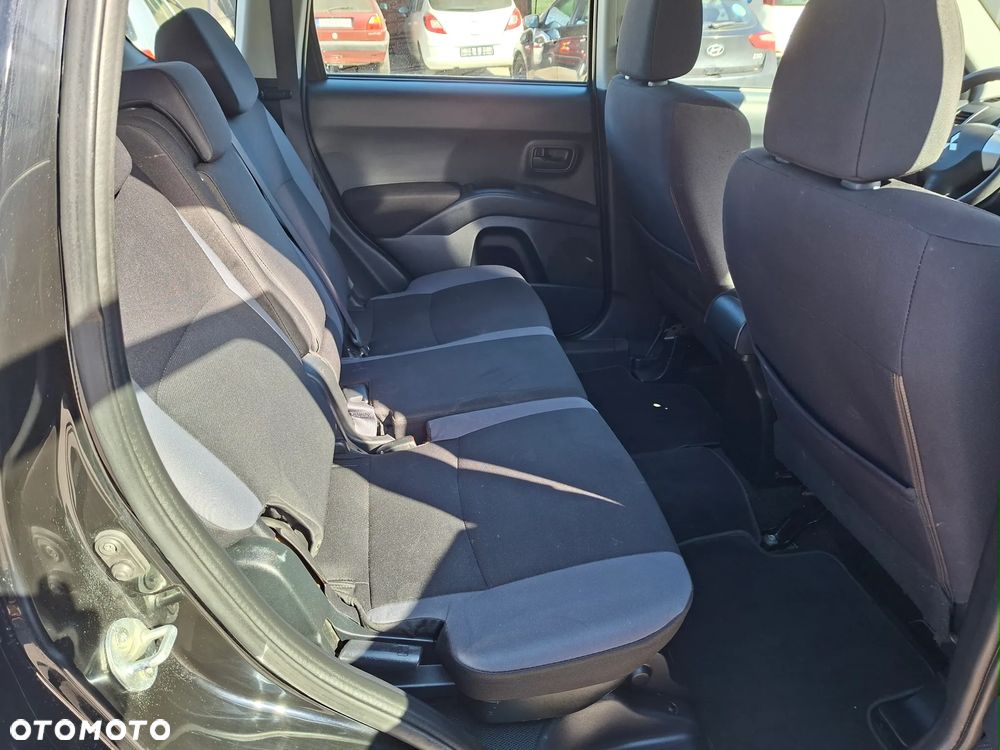 Mitsubishi Outlander 2.0 DI-D 4WD Intense - 12