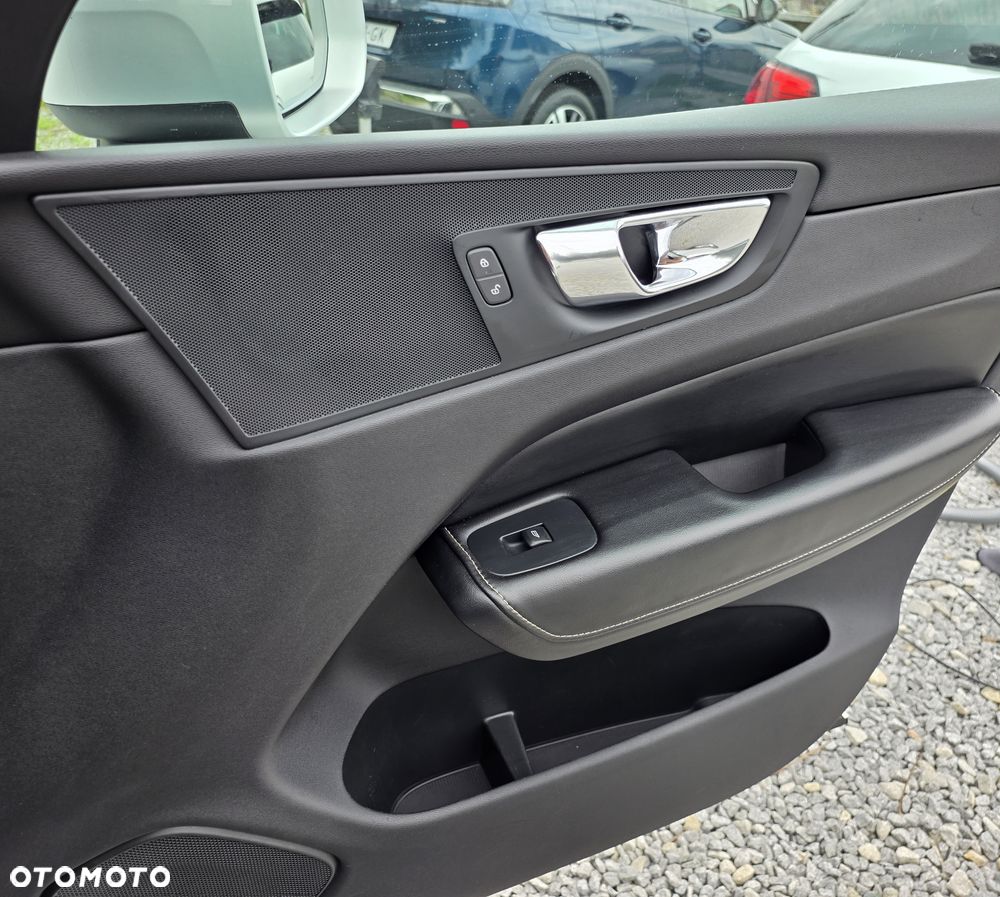 Volvo XC 60 D4 AWD Geartronic RDesign - 20