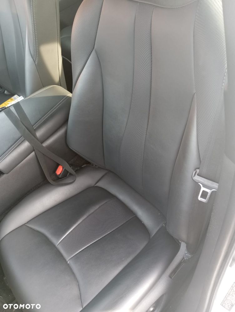 Toyota Mirai Luxury - 10