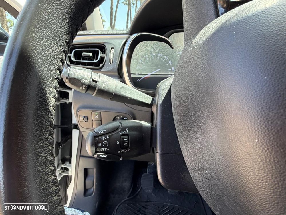 Citroën C3 1.2 PureTech Shine - 21