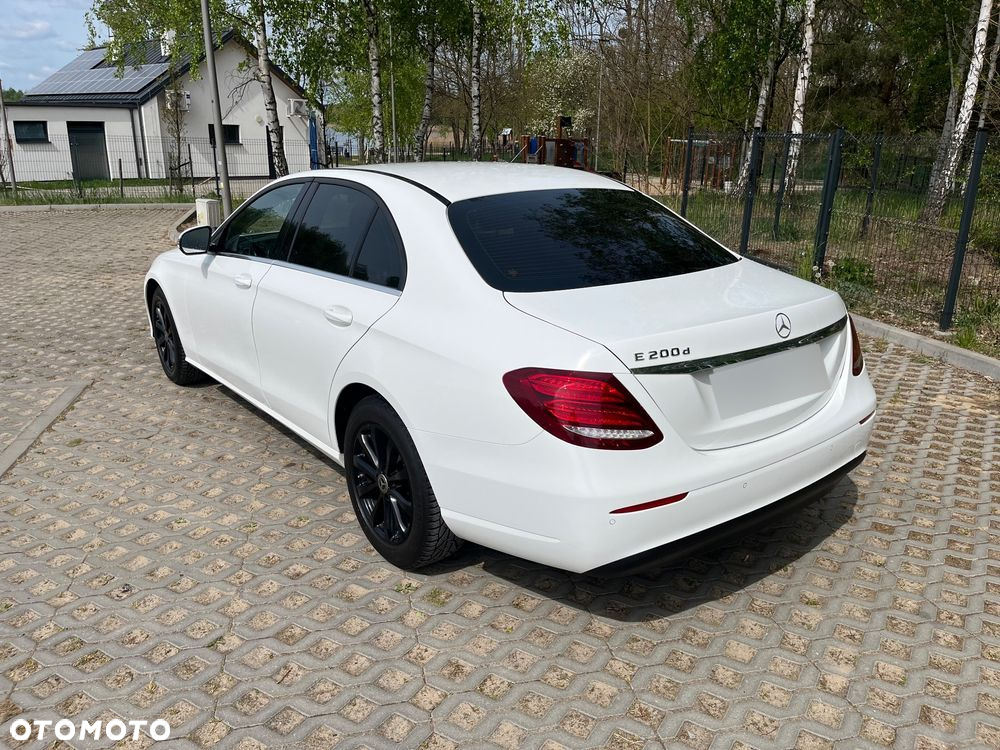 Mercedes-Benz Klasa E 200 d 9G-TRONIC - 14